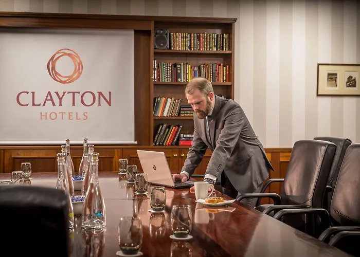 クレイトン ボールズブリッジ